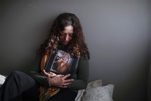 Nhiều nước cho phép người nhà thăm bệnh nhân Covid-19