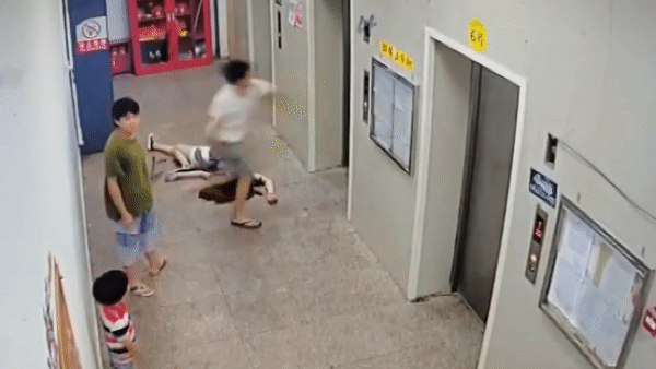 Clip phản ứng cực nhanh của chủ nhà 2 lần bị trộm xe nóng nhất MXH