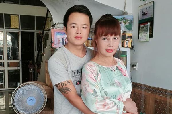 Cô dâu 63 tuổi ở Cao Bằng sau 2 tháng phẫu thuật căng da mặt, diện mạo khiến ai cũng “đồng ý là dao kéo hỏng”