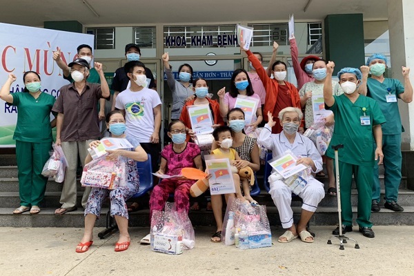 Thêm 17 người xuất viện, Đà Nẵng đã chữa khỏi cho 208 ca Covid-19