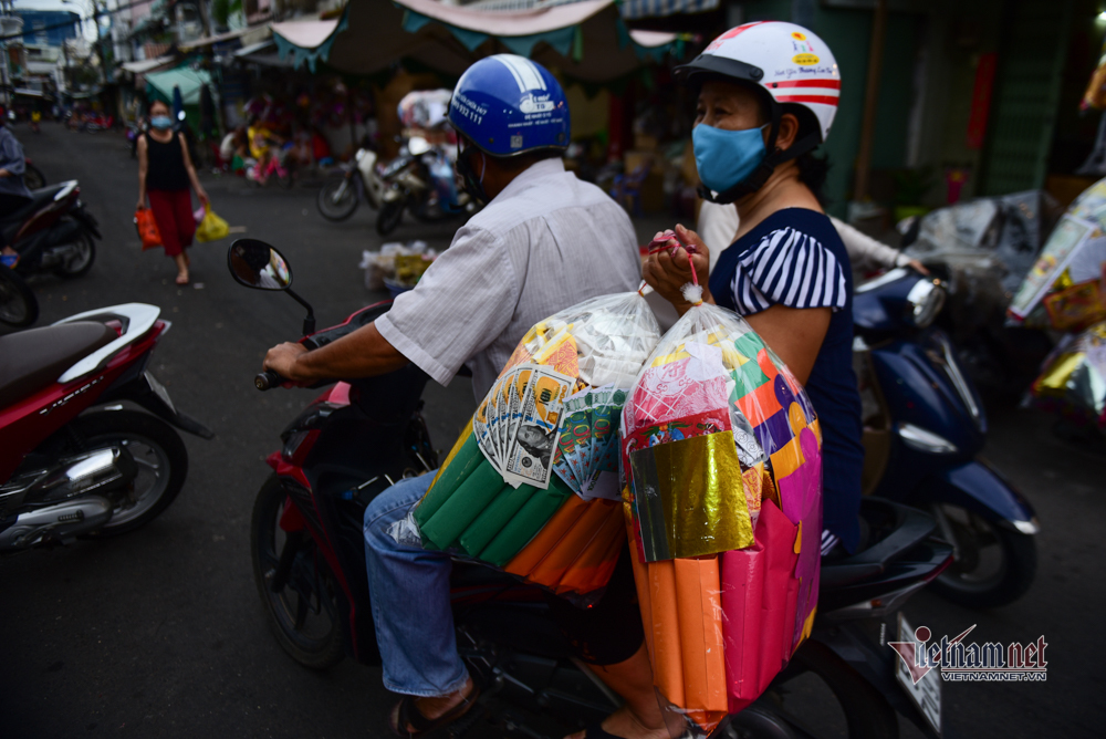 Chợ 'âm phủ' Sài Gòn đìu hiu, ế khách