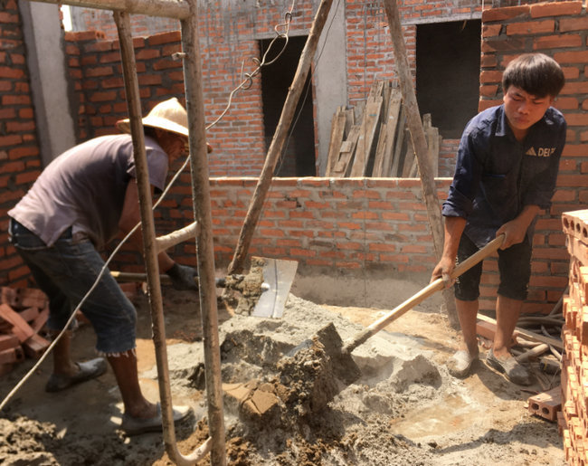 Kiếm cả trăm triệu mỗi năm, 8X 'gặp hạn' nhọc nhằn mưu sinh qua ngày
