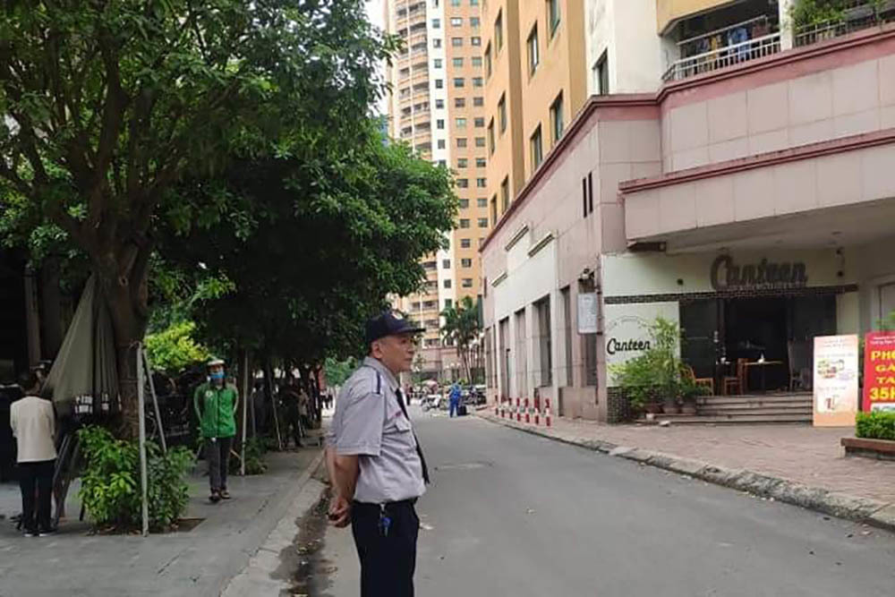 Bé gái 6 tuổi tử vong khi rơi từ tầng 12 chung cư ở Hà Nội