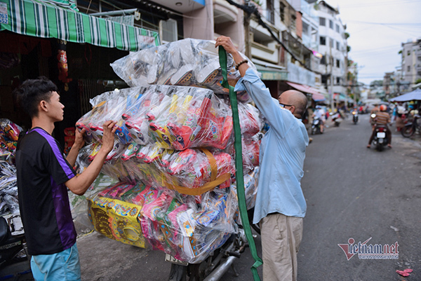 Chợ 'âm phủ' Sài Gòn đìu hiu, ế khách