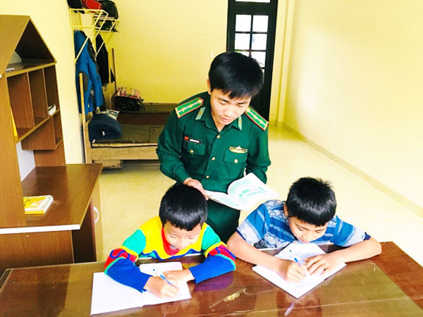 Border soldiers foster disadvantaged children