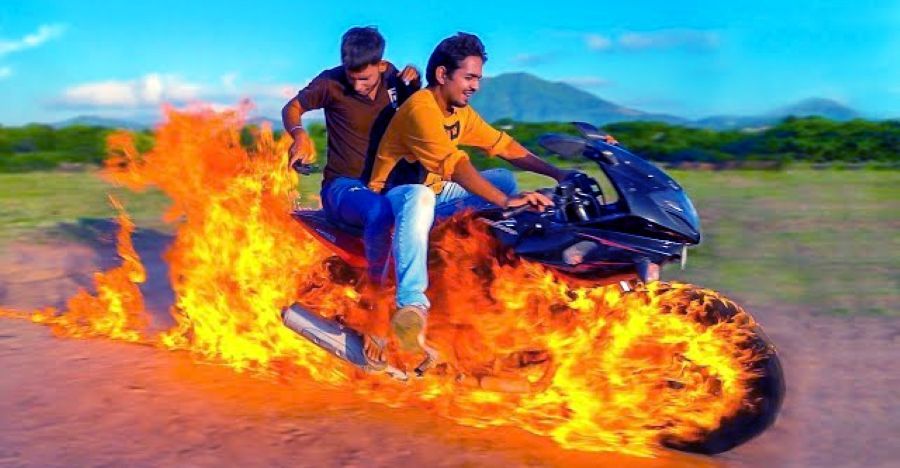 Thanh niên Ấn Độ đốt xe bắt chước phim “Ma tốc độ”