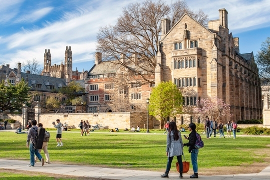 Đại học Ivy League bị cáo buộc thiên vị tuyển sinh