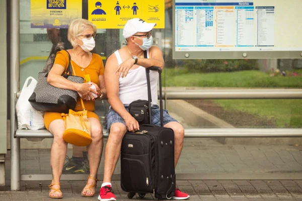 Khách du lịch siêu lây nhiễm nCoV cho 140 người