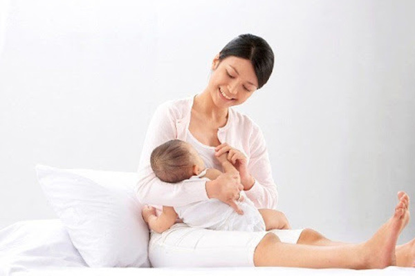 Ngành Y tế Hà Nội triển khai tuần lễ nuôi con bằng sữa mẹ