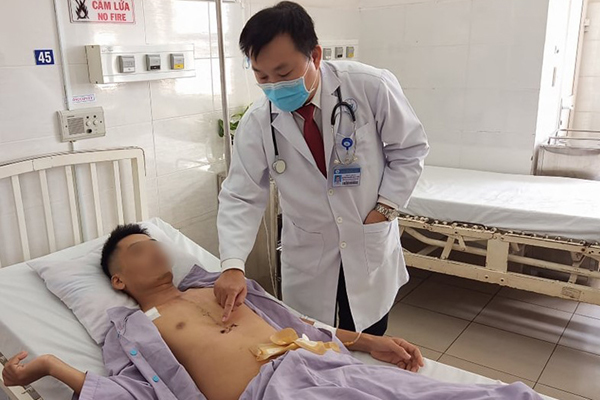 Cứu sống nam thanh niên bị vỡ tim do tai nạn giao thông