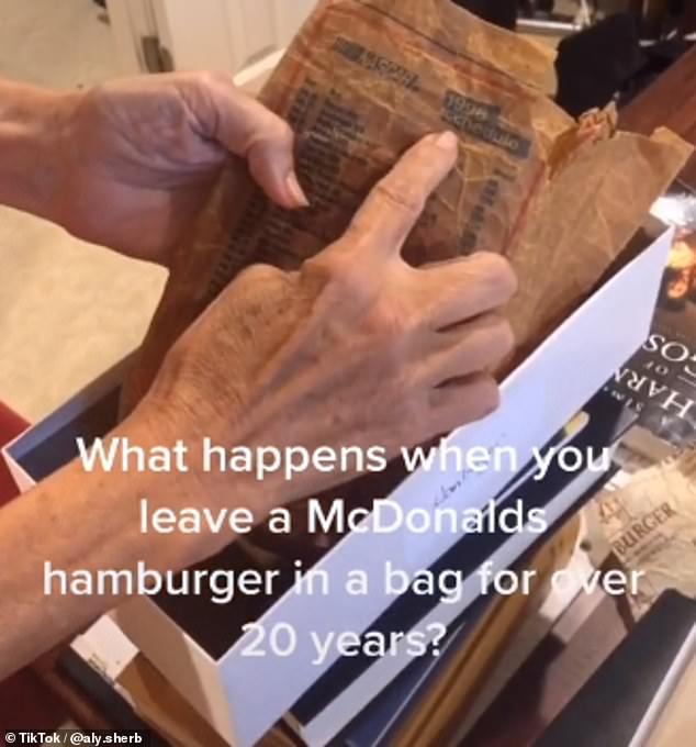 Burger và khoai tây McDonald's 24 năm không hỏng, hé lộ sự thật về 'tuổi thọ' của đồ ăn nhanh