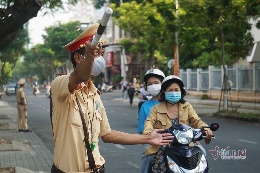 50 bác sĩ quân y phục vụ thi tốt nghiệp đợt 2 tại Quảng Nam và Đà Nẵng