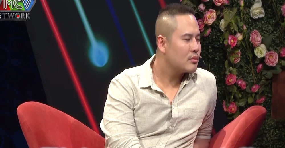 Tặng chiếc hộp rỗng cho cô gái mới quen, nam bác sĩ bị khán giả ‘la ó’