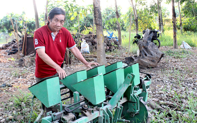 Kỹ sư làng sáng chế hàng loạt máy nông nghiệp khiến nông dân làm ruộng nhàn tênh