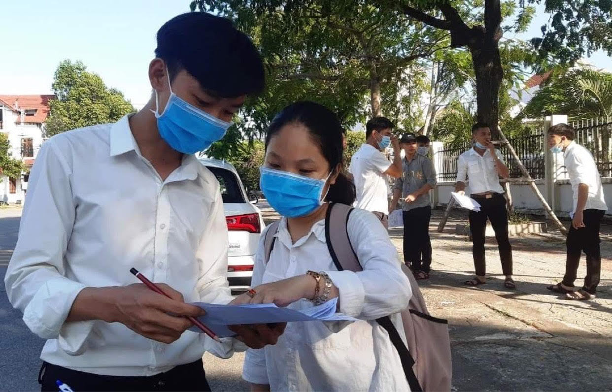 Đề thi vừa sức, thí sinh đợt 2 hài lòng với bài thi tổ hợp