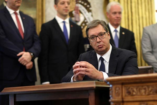 Động thái lạ của Tổng thống Serbia sau tuyên bố chuyển sứ quán của ông Trump