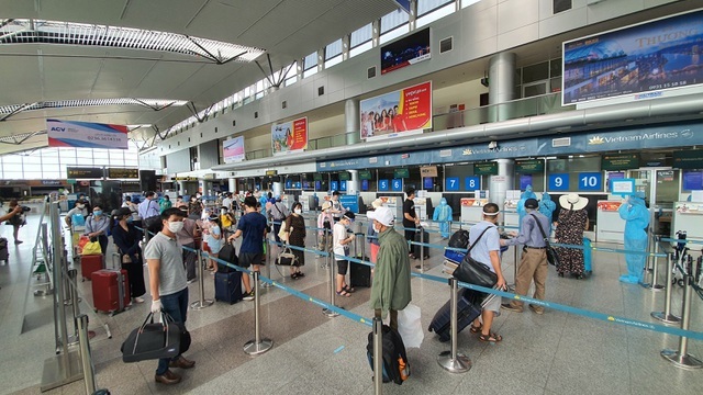 Passenger flights resumed in Da Nang as virus outbreaks under control