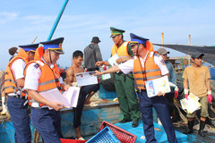 Tổ chức chương trình “Cảnh sát biển đồng hành với ngư dân” tại thị xã Quảng Yên