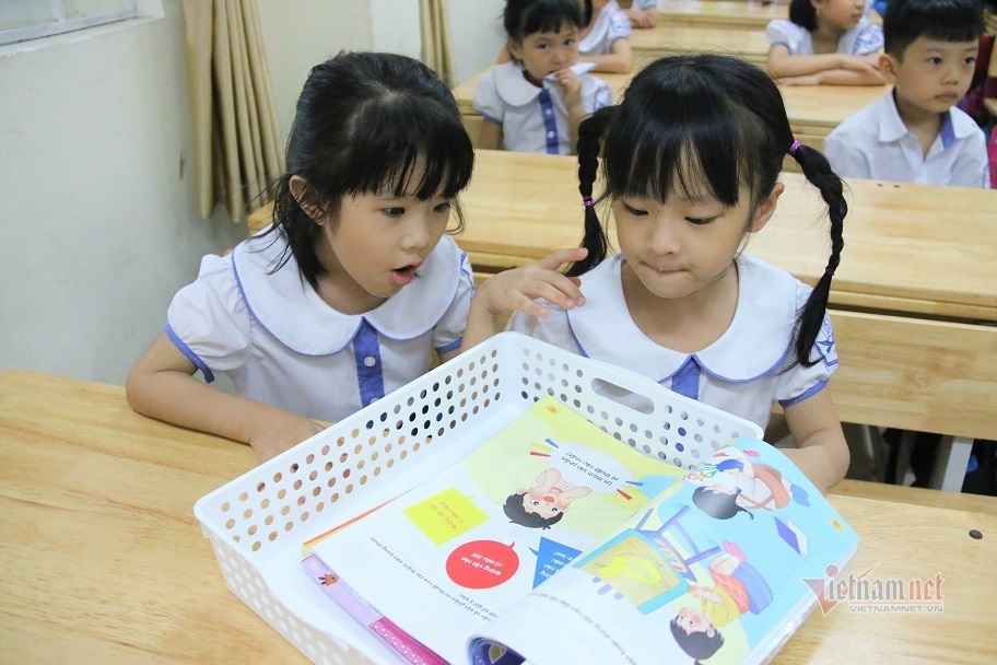 Bộ GD-ĐT đề nghị Hội đồng thẩm định rà soát, báo cáo về SGK lớp 1