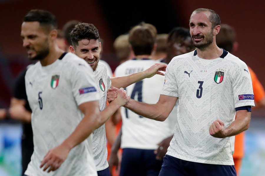 Đánh gục Hà Lan, Italy chiếm ngôi đầu bảng