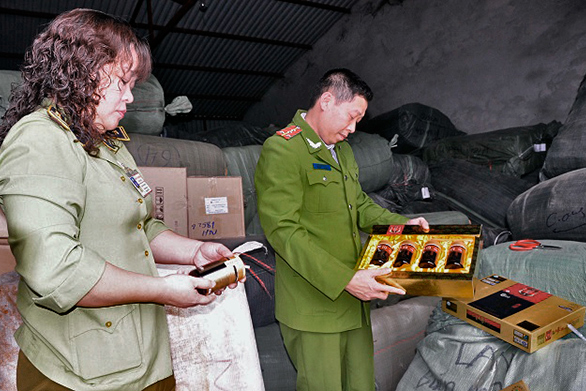 Thực phẩm chức năng: Mảnh đất màu mỡ cho hàng giả, hàng nhái hoành hành