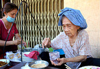 84-year-old woman has sold soup on Saigon’s pavement for 50 years