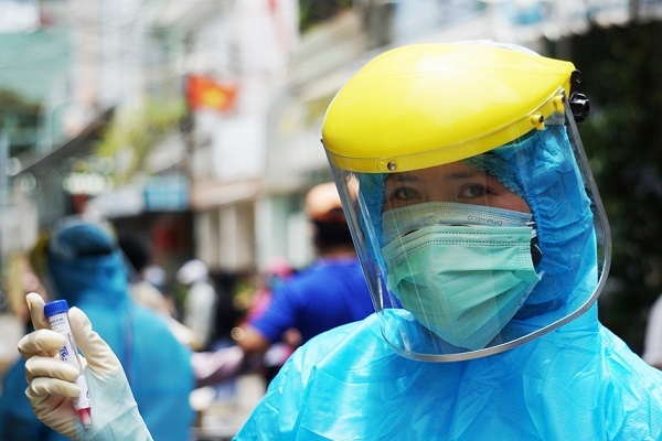 Sản phụ tái nhập viện khi có kết quả xét nghiệm dương tính nCoV