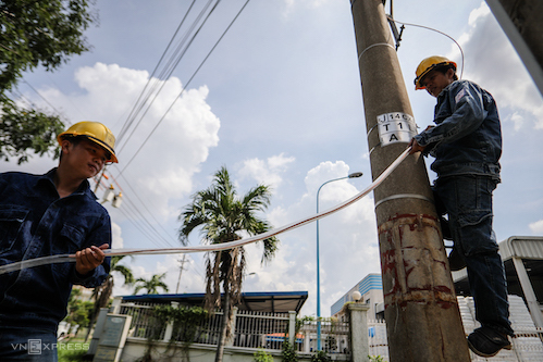 Electricity projects progressing slowly, Vietnam warned of power shortage