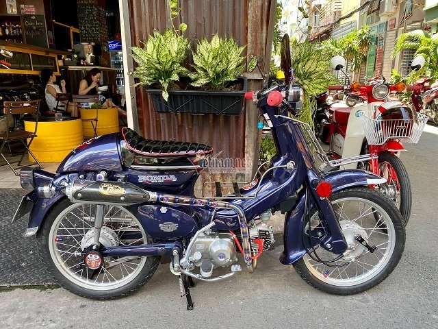 Honda Cub 23 năm tuổi độ cực chất của dân chơi Sài Gòn