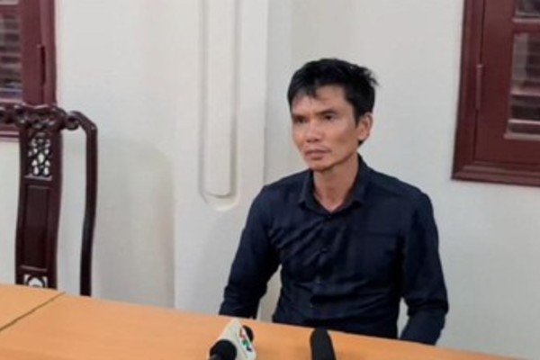 Bố đẻ đánh đập dã man con gái 6 tuổi khai gì?