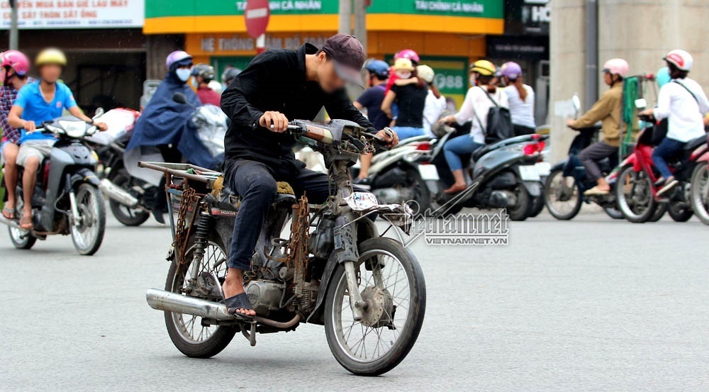 Cần một cú hích mạnh hơn để người dân thải bỏ xe máy cũ gây ô nhiễm