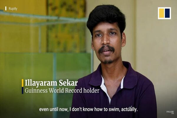 Video người đàn ông Ấn Độ lập kỷ lục Guinness về giải khối rubik dưới nước