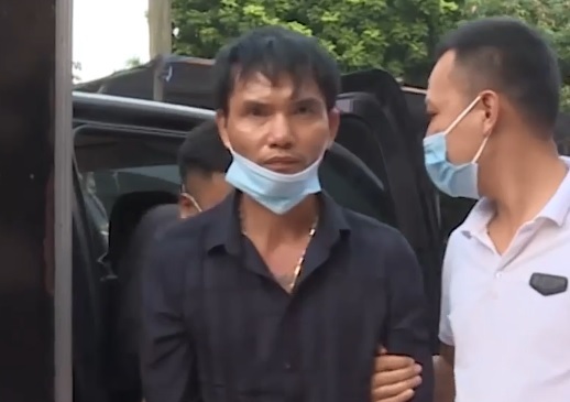 Đánh con gái 6 tuổi gãy tay, ông bố nói 'không phải bạo hành'