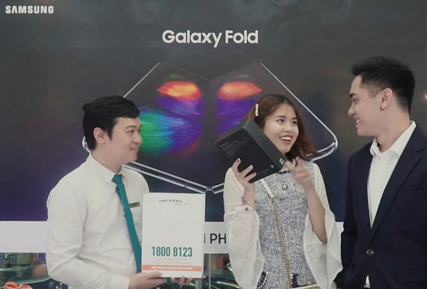 Đã có thể đặt hàng Samsung Galaxy Z Fold2 5G ở Viettel Store