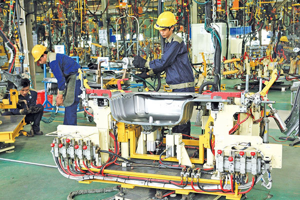 Auto industry steers strategy towards wider supply chains