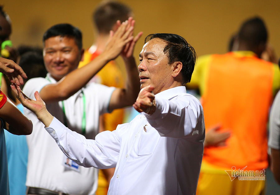 Bầu Đệ phủ nhận can thiệp sâu với HLV trưởng Thanh Hoá