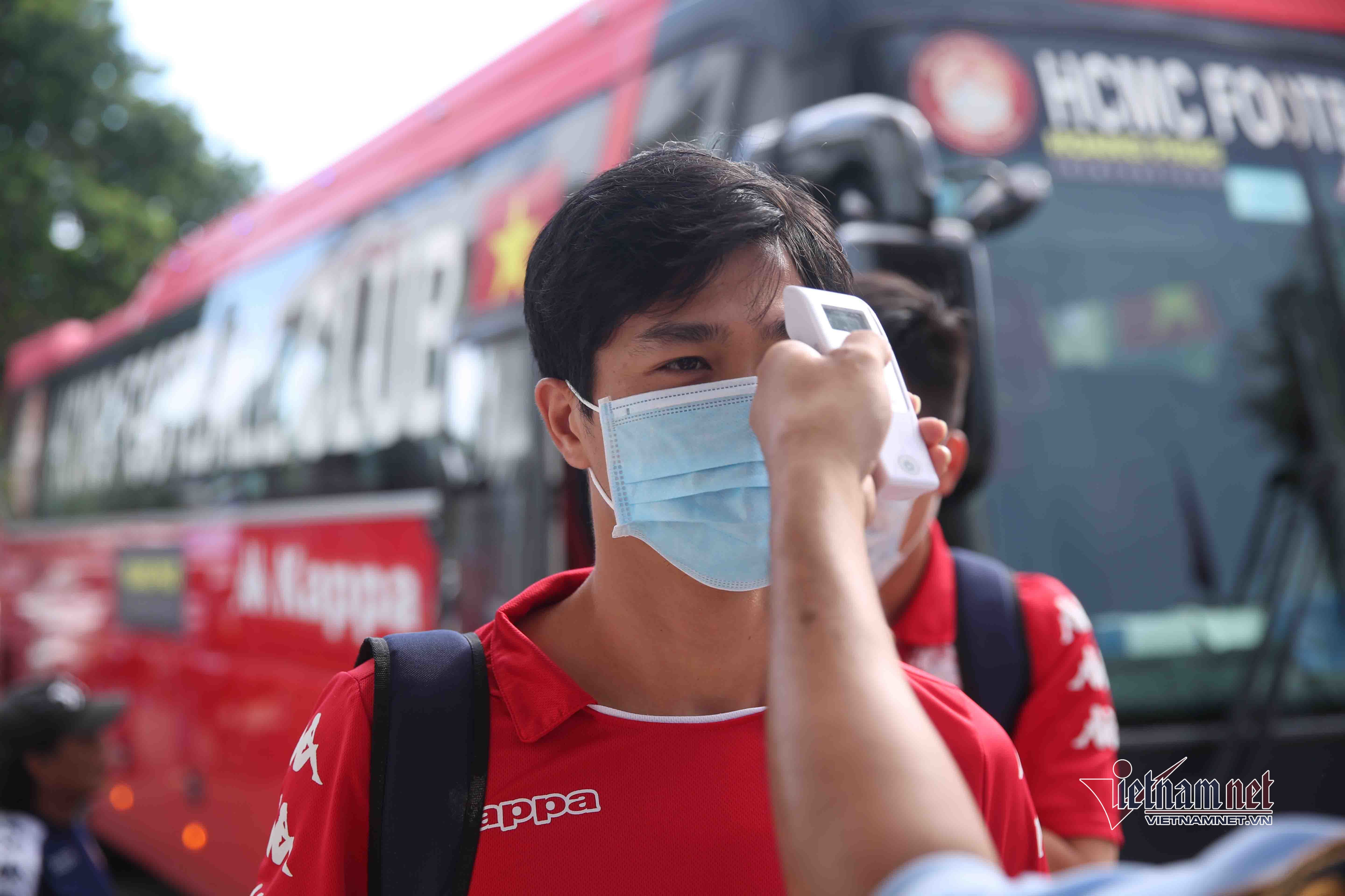 Phe vé tung hoành trong ngày Công Phượng về BR.VT thi đấu