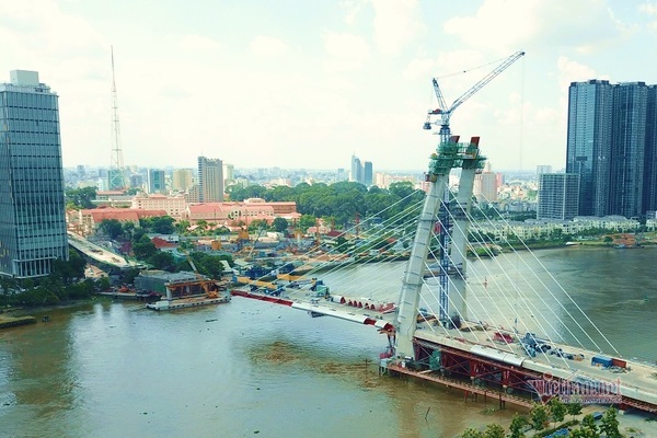 Cầu nghìn tỷ, biểu tượng mới giữa trung tâm TP.HCM tạm dừng thi công