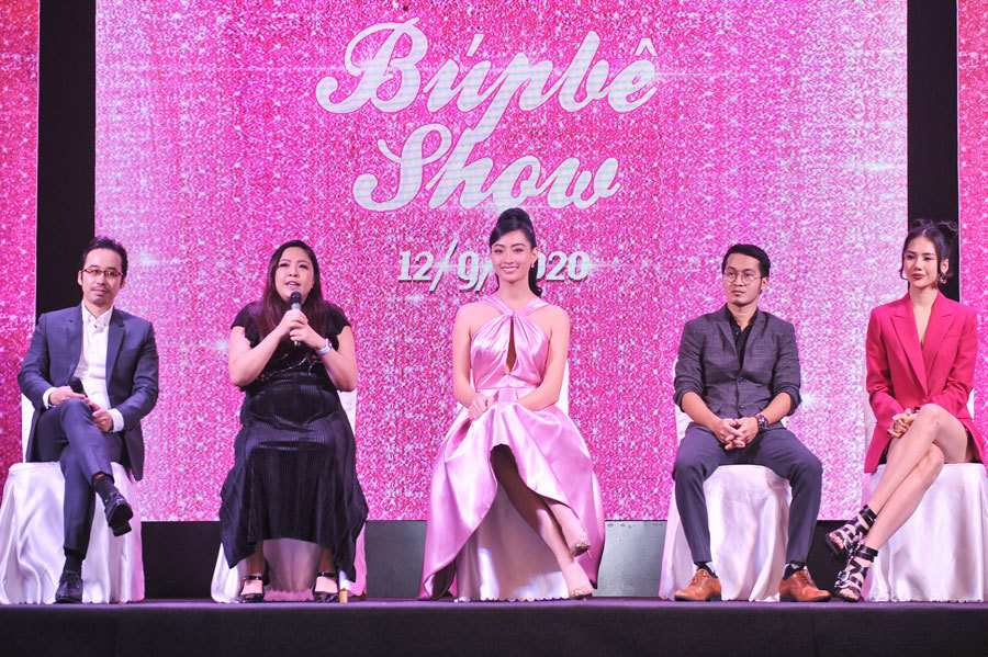 Hoa hậu Lương Thùy Linh diễn trong 'Búp bê show'