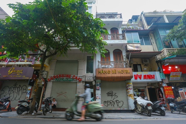 Amid Covid-19 pandemic, hotels in Hanoi Old Quarter up for sale