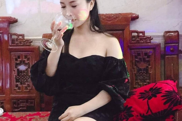 Khởi tố 'hot girl bánh mướt' cầm đầu đường dây lô đề ở Nghệ An