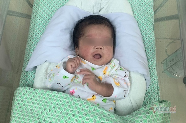 Hành trình giải cứu thai nhi bị phá bỏ ở tuần thai 31