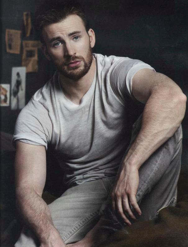 Chris Evans gây sốt toàn cầu vì tự tay đăng ảnh nhạy cảm