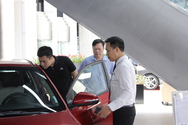 Registration fee cut does little to revive VN auto market