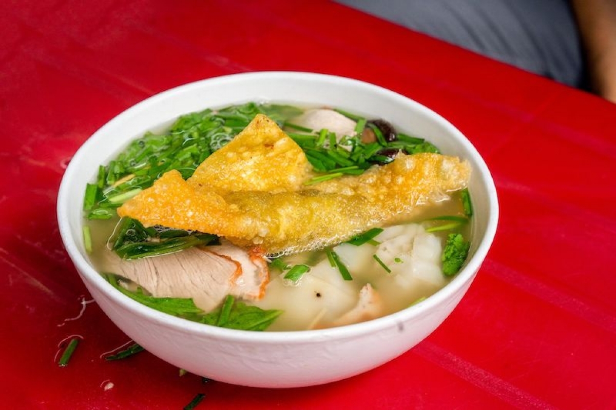 What to eat with US$4.3 in downtown Hanoi