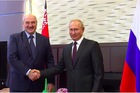 Tổng thống Putin “quăng dây cứu đắm” cho lãnh đạo Belarus
