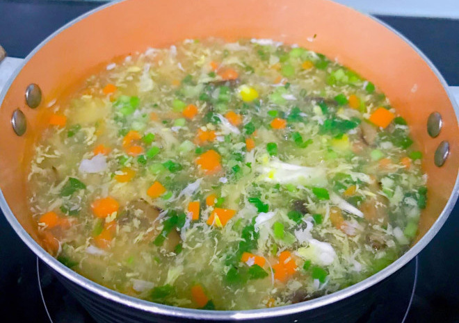 Cách nấu nướng súp gà rau quả mang đến ban đêm lung linh