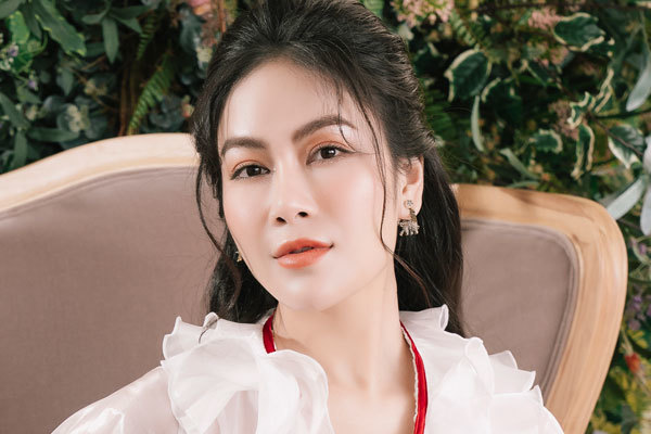 Tuyết Nga kết hợp với loạt cầu thủ ra mắt MV tặng bác sĩ tuyến đầu