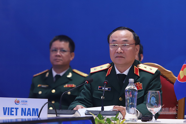 Tranh chấp trên biển và trên bộ, đều phải kiềm chế, không dùng vũ lực
