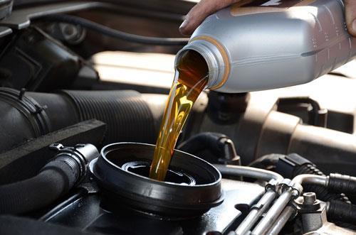 Điều gì xảy ra khi xe hết sạch dầu máy mà không biết?